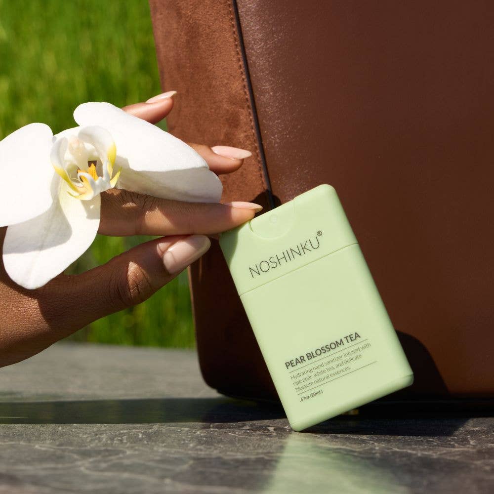Noshinku - Refillable Pear Blossom Tea Hydrating Pocket Hand Sanitizer