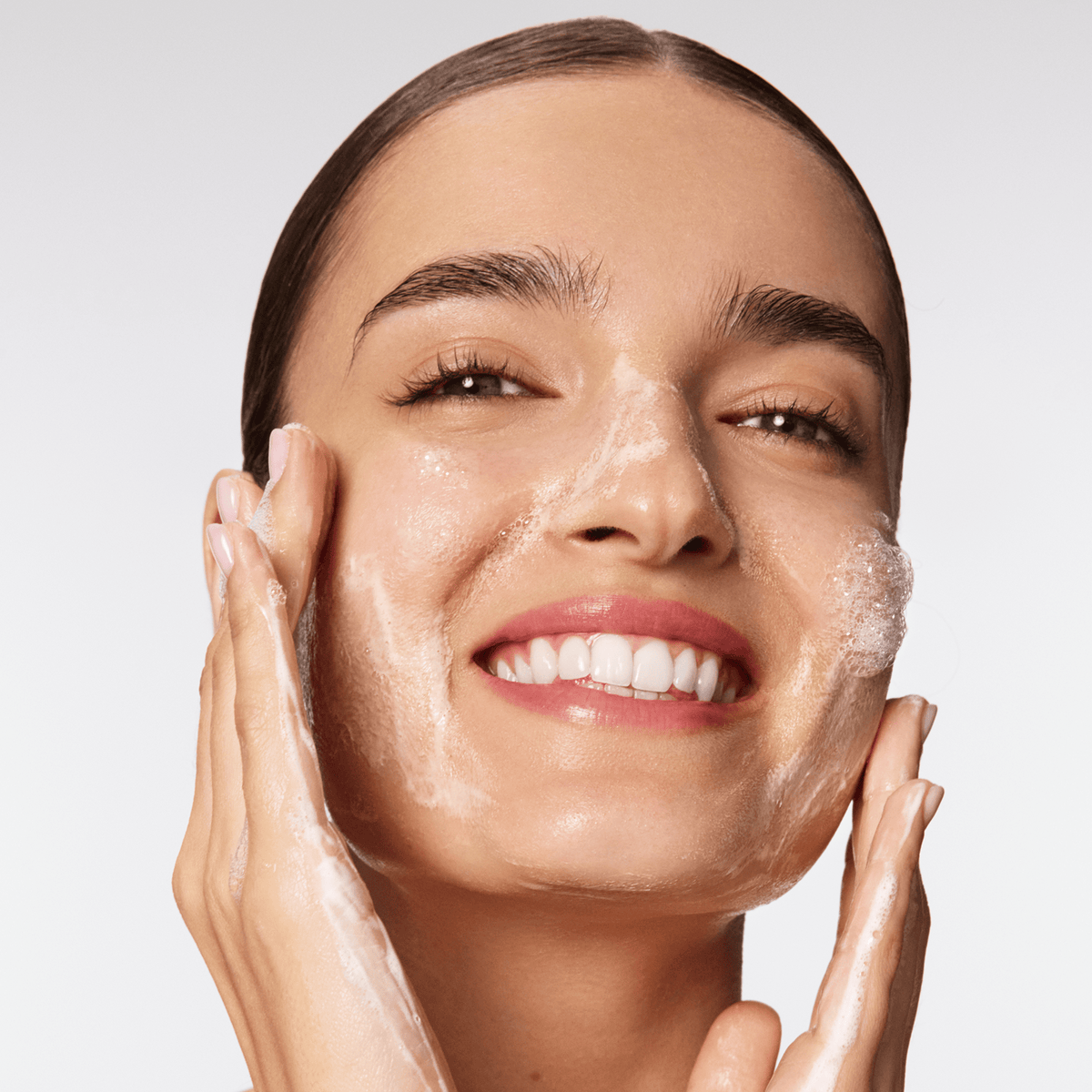 CLEARSTEM Skincare - GENTLECLEAN™ Vitamin Infused Calming Wash (12 oz)