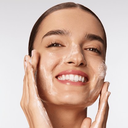 CLEARSTEM Skincare - GENTLECLEAN™ Vitamin Infused Calming Wash (12 oz)